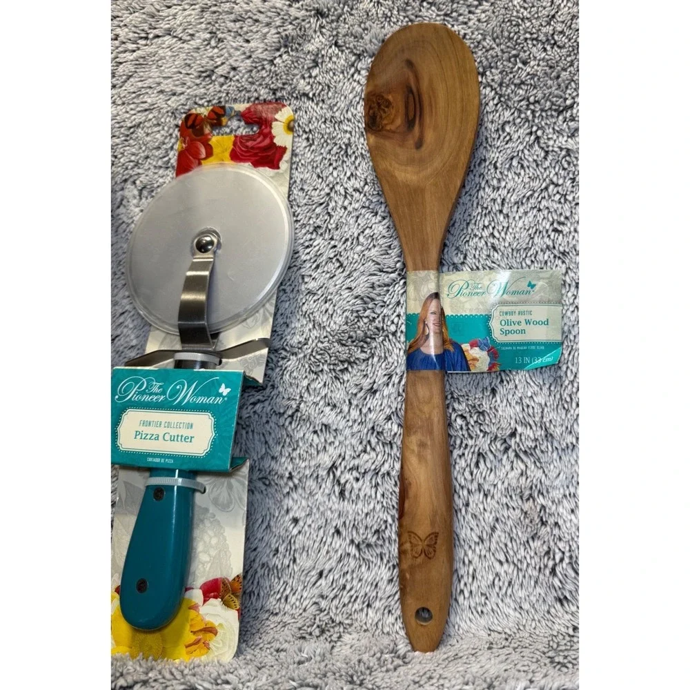 Pioneer Woman Frontier Collection Teal 3pc Kitchen Lot Strainer Pizza Cutter NEW